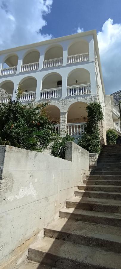 Apartman Horizont Apartamento Omiš Exterior foto