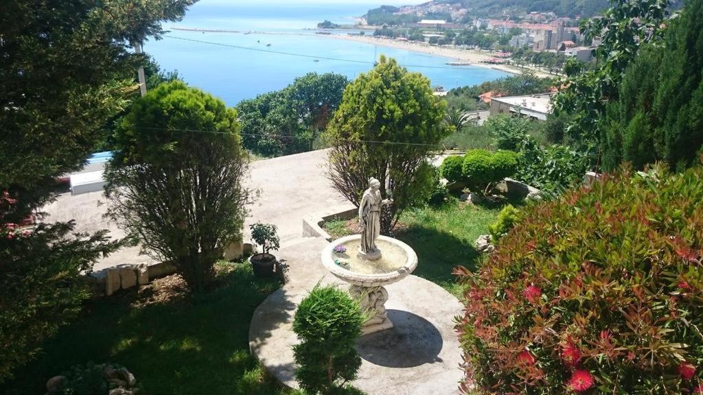 Apartman Horizont Apartamento Omiš Exterior foto