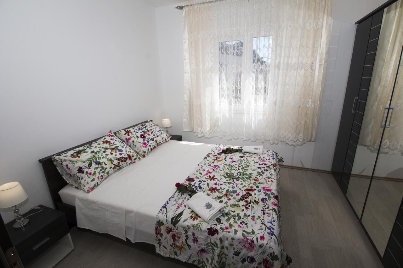 Apartman Horizont Apartamento Omiš Exterior foto