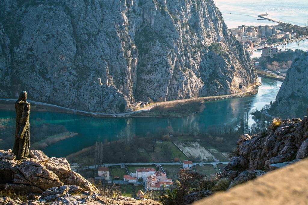 Apartman Horizont Apartamento Omiš Exterior foto