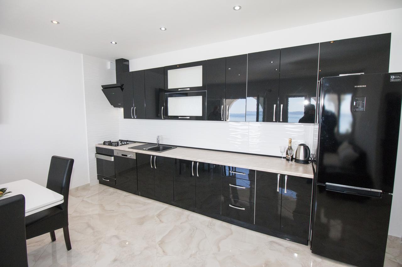 Apartman Horizont Apartamento Omiš Exterior foto