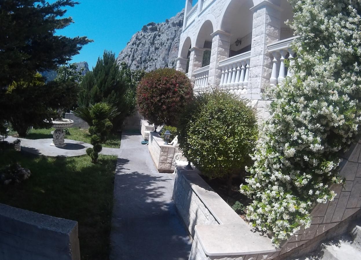 Apartman Horizont Apartamento Omiš Exterior foto