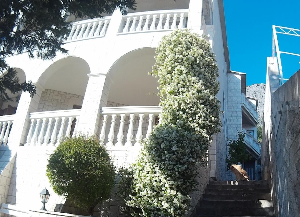 Apartman Horizont Apartamento Omiš Exterior foto