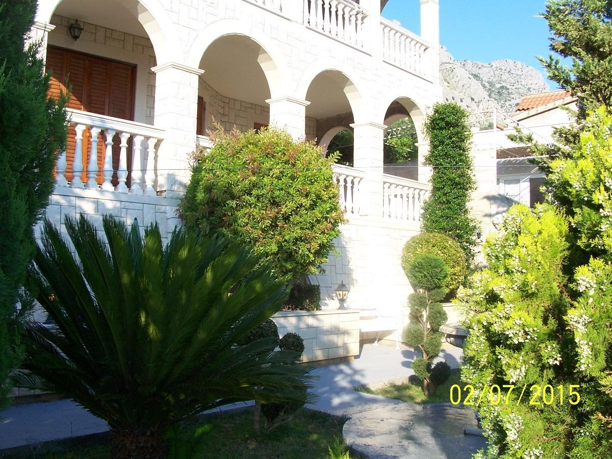 Apartman Horizont Apartamento Omiš Exterior foto