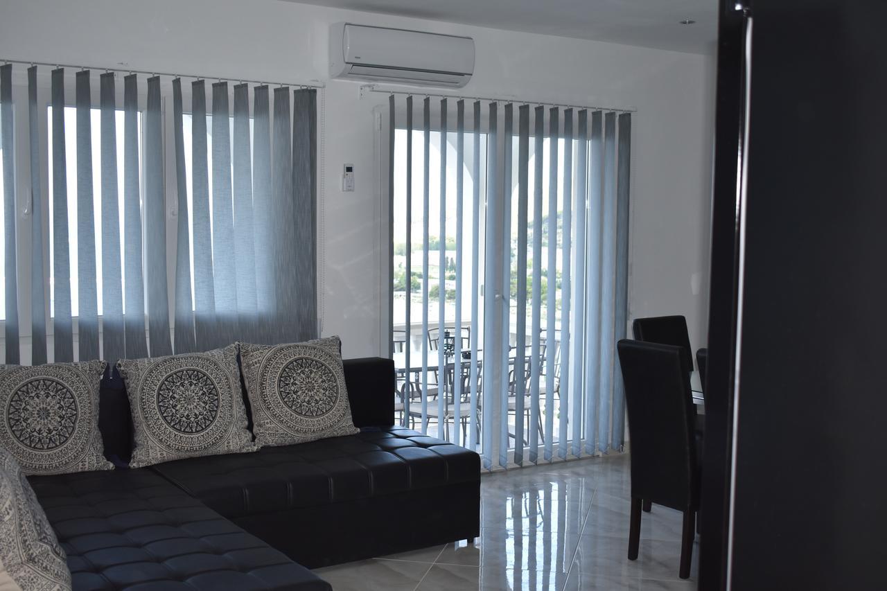 Apartman Horizont Apartamento Omiš Exterior foto